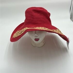Woman’s foldable wide, brim, beach hat